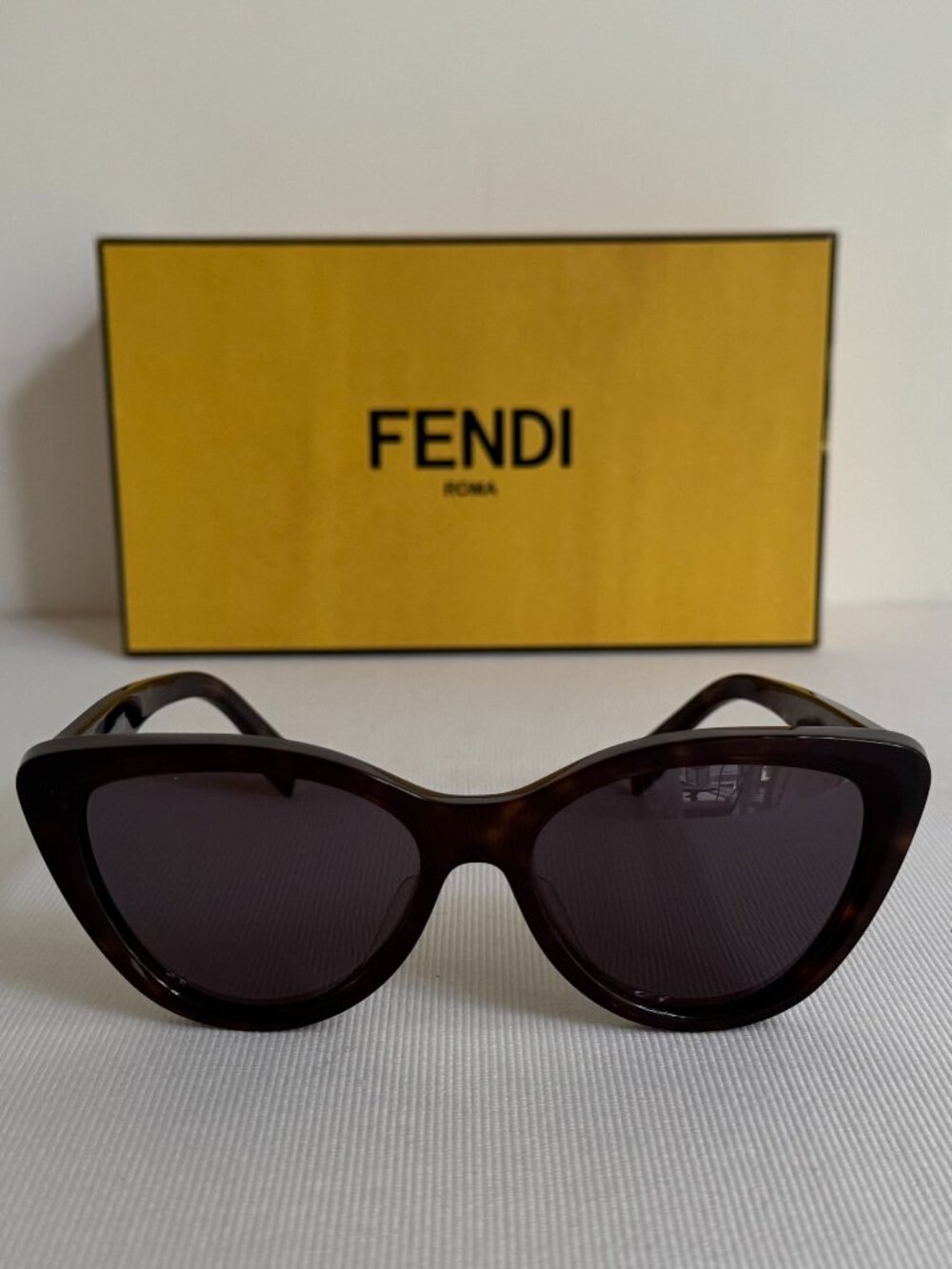 Fendi FE40087U 52A Cat Eye Sunglasses Dark Havana NEW